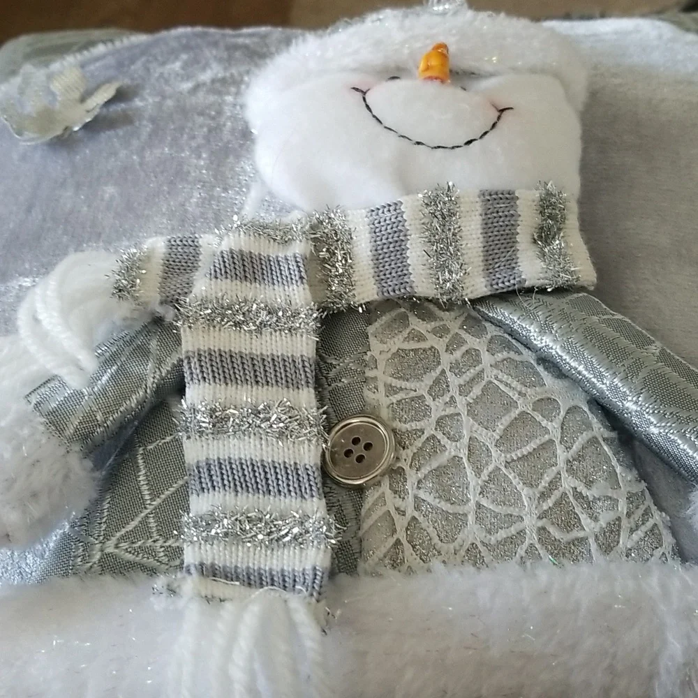 3D Snowman Accent Pillow 3 Dimensional Effect